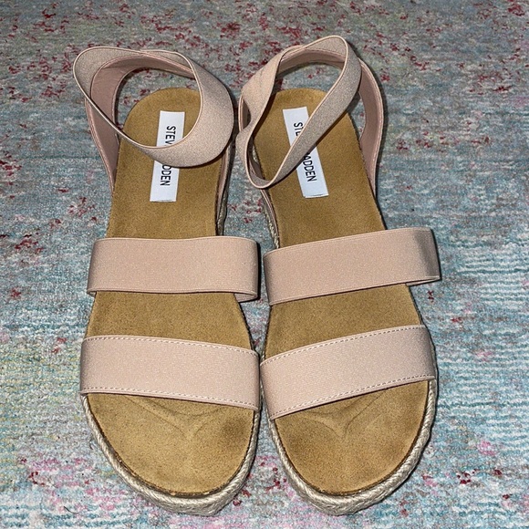 Worn once Women’s Steve Madden KIMMIE BLUSH Sandal - Size 9 💗 - Picture 1 of 5